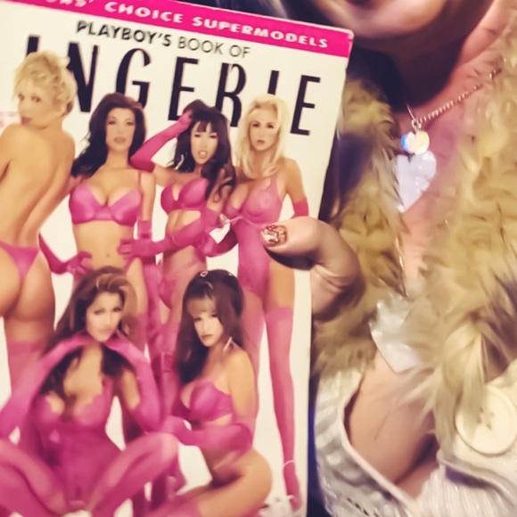 Autographed picture & 2 CD’s - Picture 1 of 1